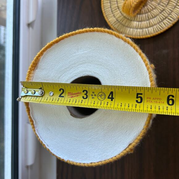 Vintage 1970s Toilet Paper Holder – Handmade Plastic Canvas Yarn Cover with Lid - Picture 9 of 9